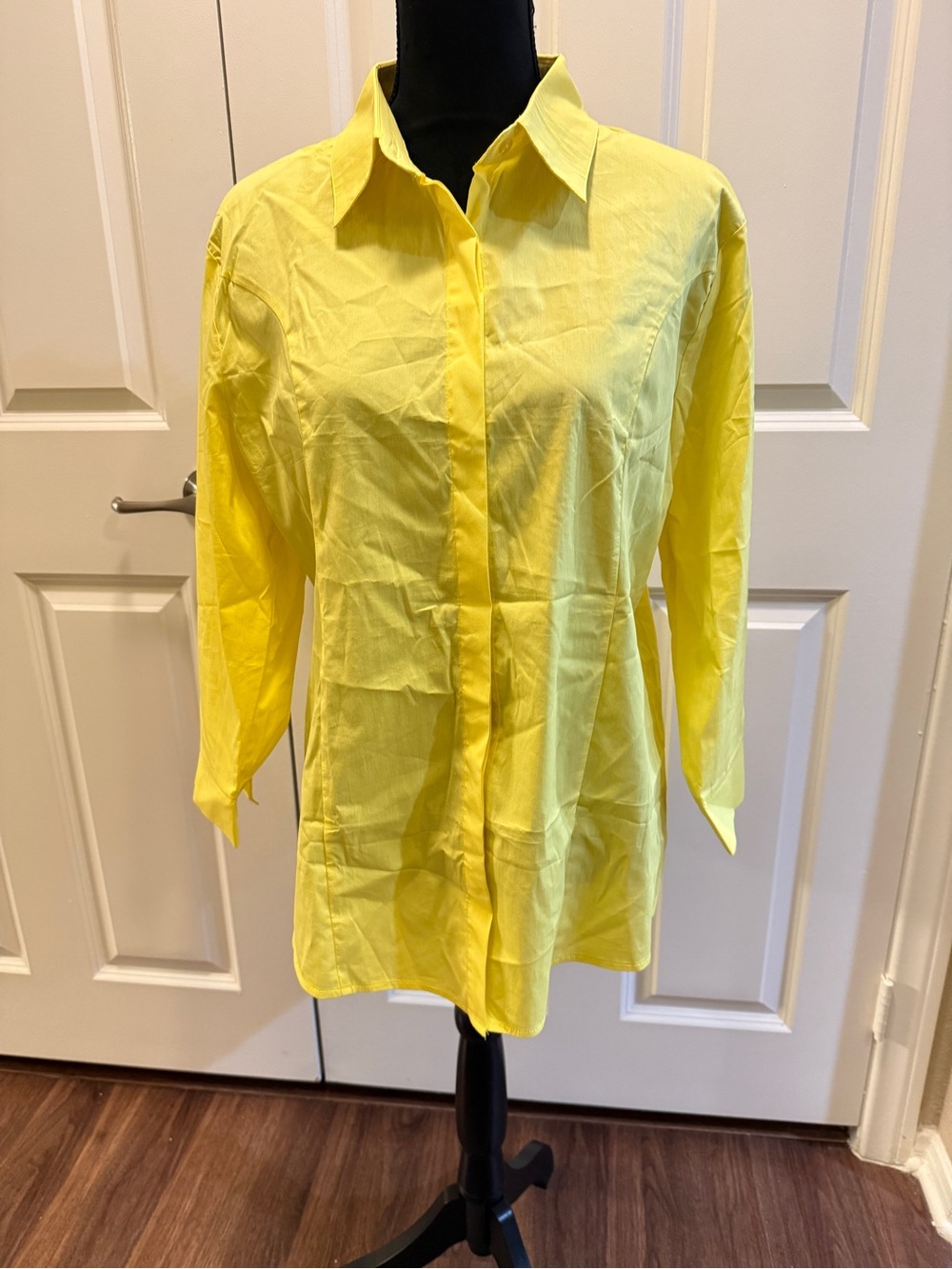 XXL Women's Lightweight Button-Down Shirt in Yellow with 3/4 sleeves